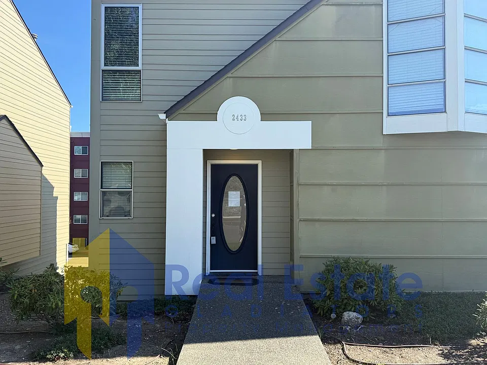 2433 S I St
