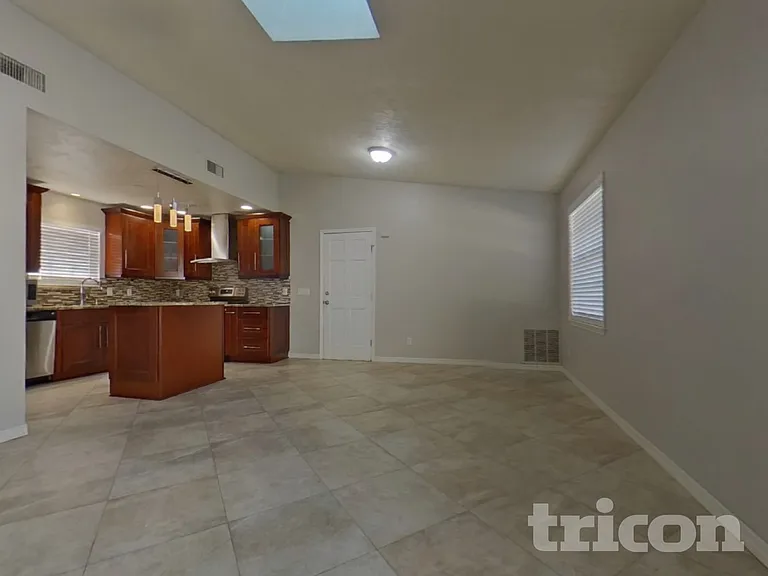 2440 Princeton Rd — Photo 3