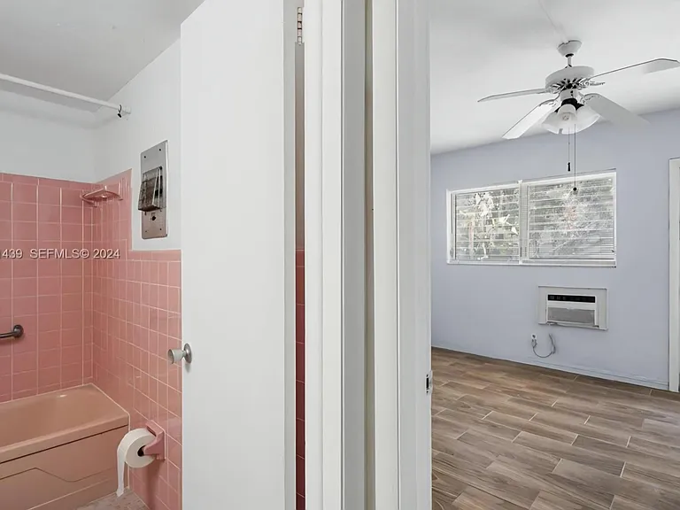 2000 NE 51st Ct #108 — Photo 11