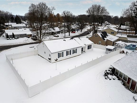 3rd image of 411 Van Roen Rd