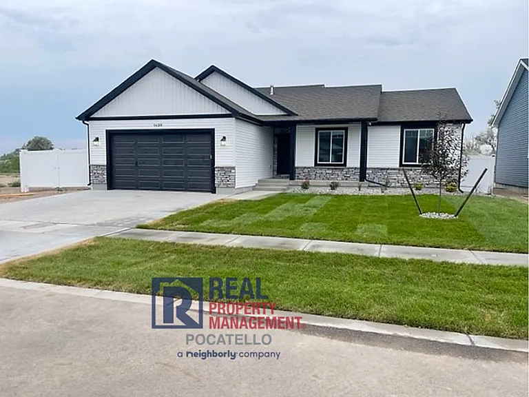 1620 Petersburg Dr — Photo 34