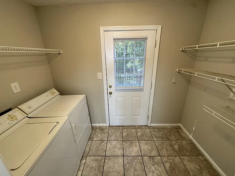 Pineview Townhomes — Photo 9