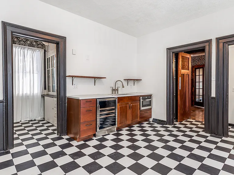 718 W Stephenson St #4COMMERCIAL — Photo 9
