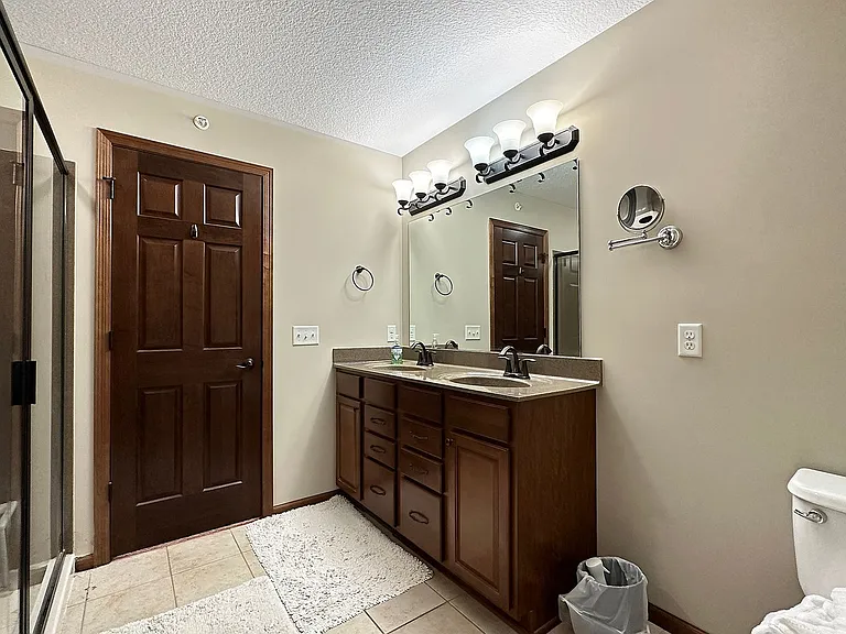 9496 Declaration Dr — Photo 16