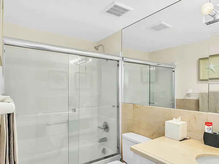 250 N Bradley Pl #402 — Photo 33