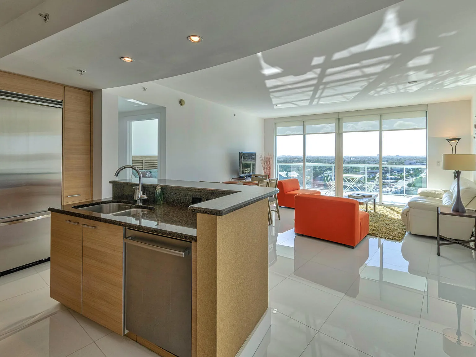 2 bed, 2.0 bath, 1463 sqft, $6,500 — Photo 3