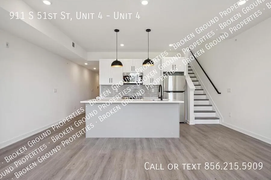 Building Photo - 911 S 51st St #4
