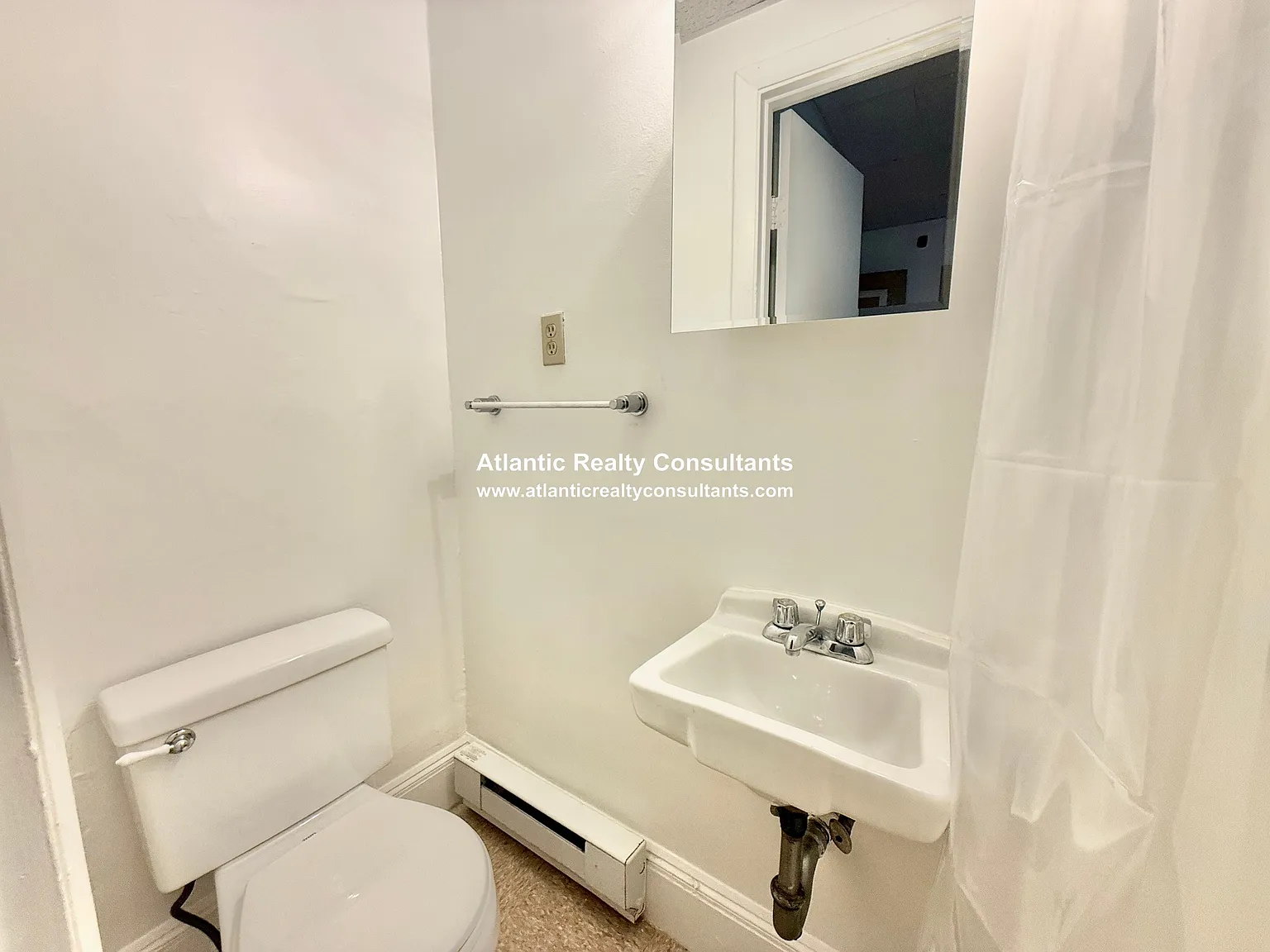 Studio, 250 sqft, $1,995 — Photo 4