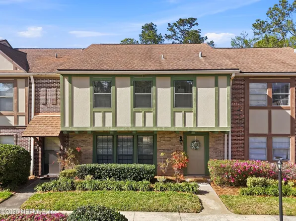 8153 SUTTON Place N, Jacksonville, FL 32217