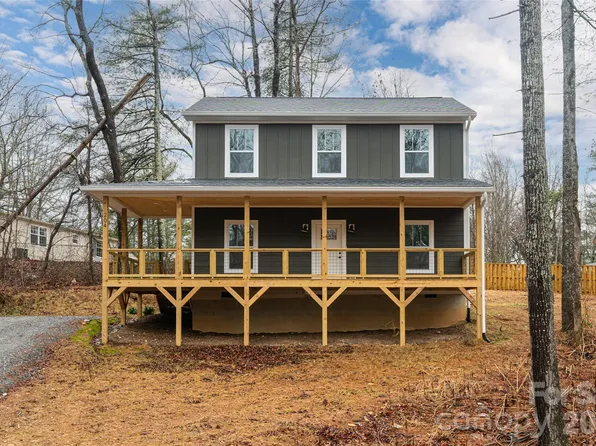 204 Cascade Ridge Rd, Fairview, NC 28730