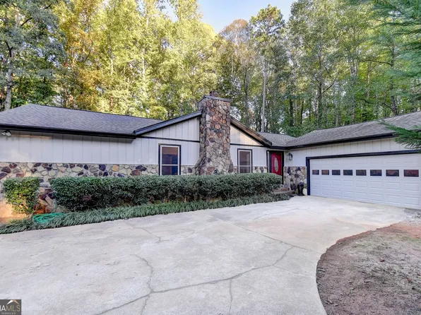 1544 Basswood Ct SW, Lilburn, GA 30047