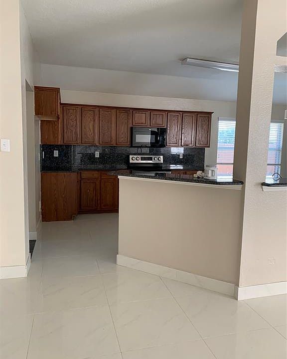 1st image of 1000 Hideaway Ct
