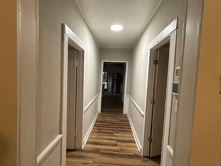 208 W Fox St — Photo 10