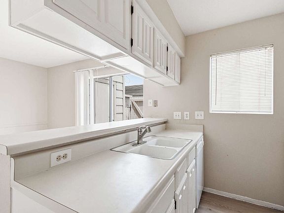 4th image of 2120 Wilcrest Dr APT 108
