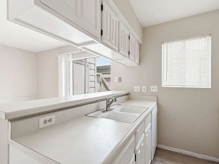 2120 Wilcrest Dr #108 — Photo 4