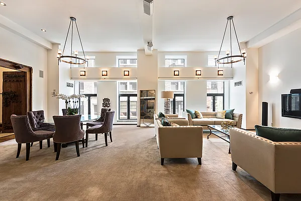 Rented by CORE | media 18