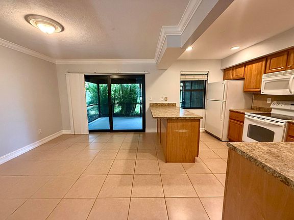 4th image of 814 Sandtree Drive