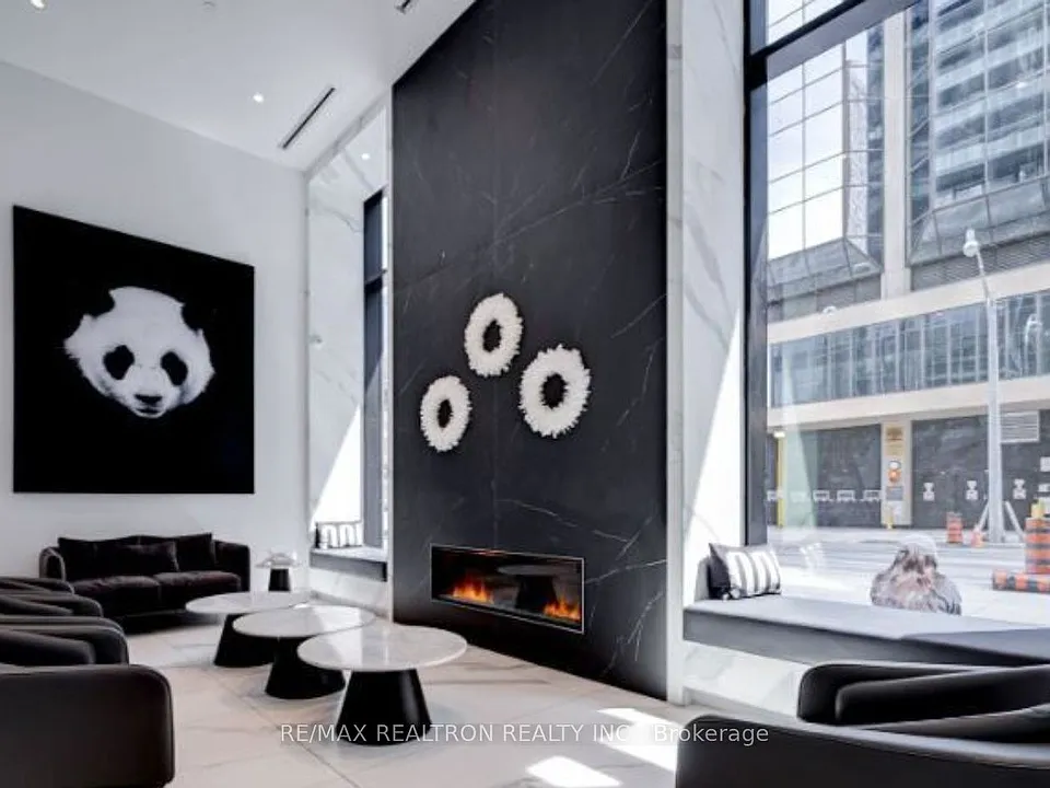 20 Edward St #703