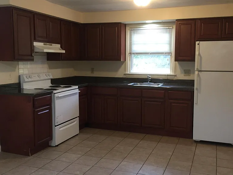 27 Manila Ave #2 — Photo 6