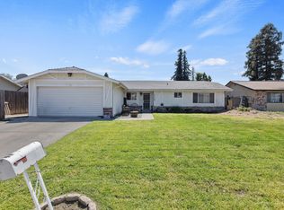 1135 E Feemster Ave, Visalia, CA