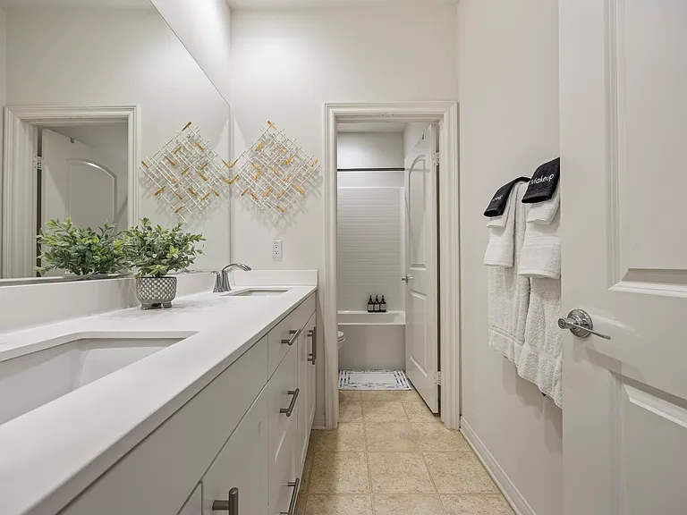 3204 E Painted Crescent St — Photo 56