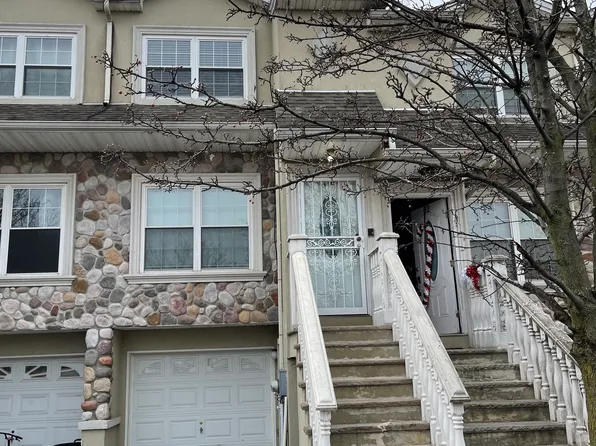 30 Dartmouth Loop #1, Staten Island, NY 10306