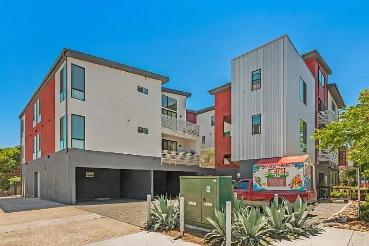 6619 Linda Vista Rd #6 — Photo 2