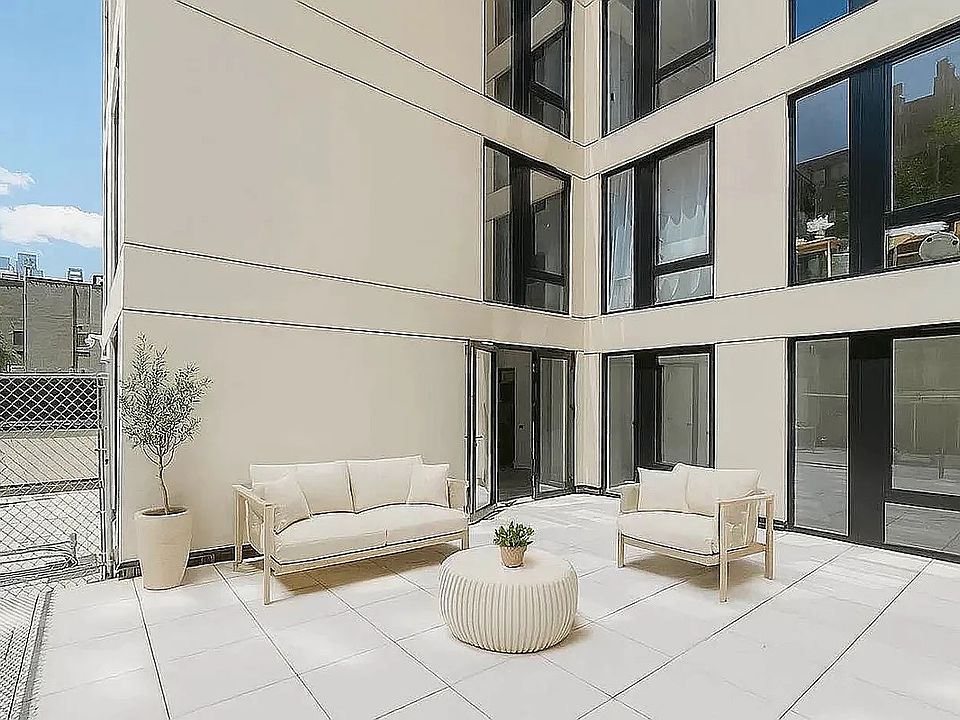1st image of 60 W 125th St #202