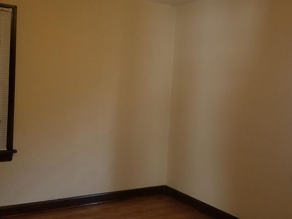 4th image of 3201 Gary Dr