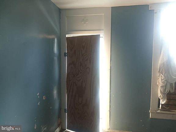 4th image of 1802 N Chapel St