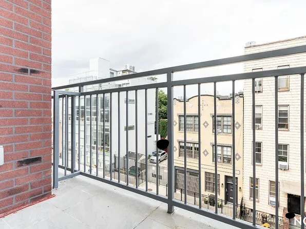228 N 7th St, Brooklyn, NY