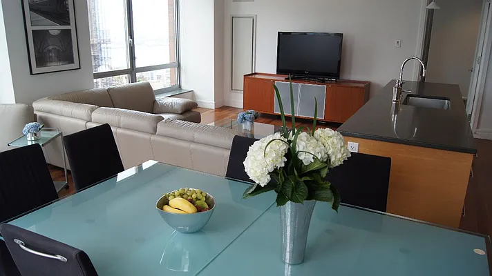 Sold by Real Direct | media 9
