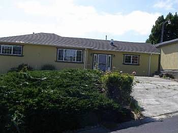2nd image of 1000 Saint Andrews Dr