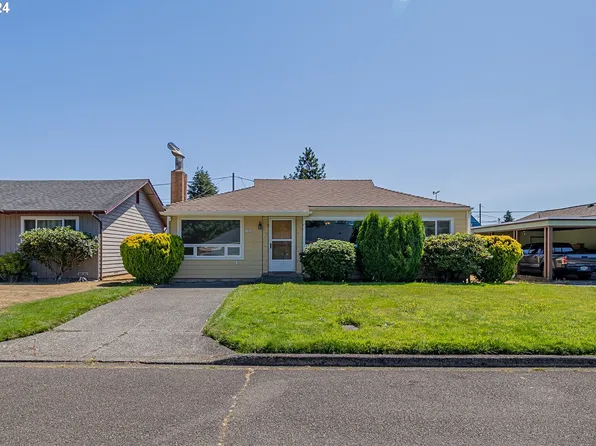1022 N Myrtle St, Coquille, OR 97423