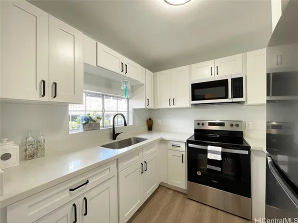 98-282 Kaonohi St APT 204, Aiea, HI 96701