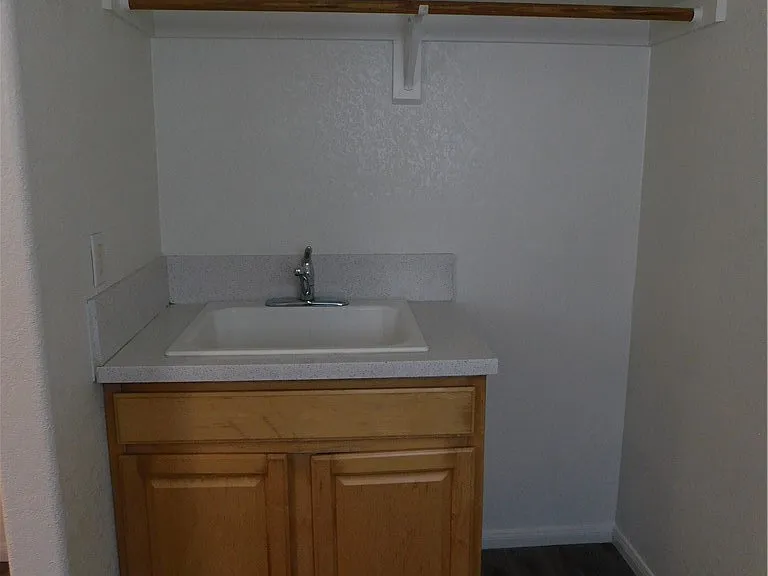 8312 Tamarack Ave — Photo 12