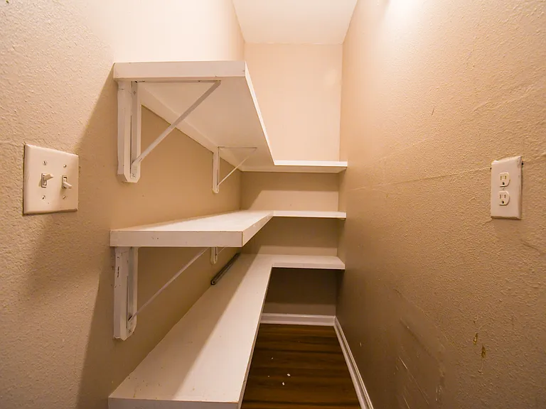 1021 Egania St #A — Photo 5