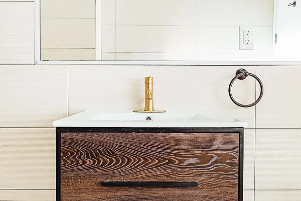 Rented by Nooklyn NYC LLC | media 25