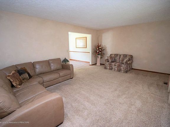 5th image of 1013 Montevideo Dr