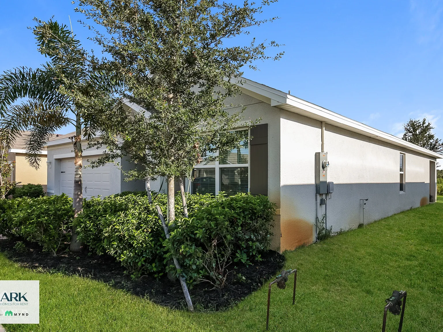 3 bed, 2.0 bath, 1672 sqft, $1,774 — Photo 3