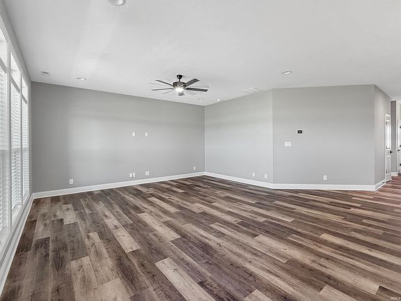 4th image of 435 Haddington Ln