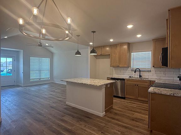 5th image of 3136 Forest Hill Dr