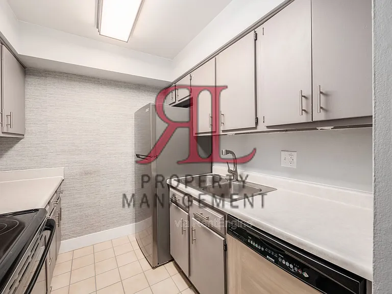 1212 Lake Shore Dr — Photo 12