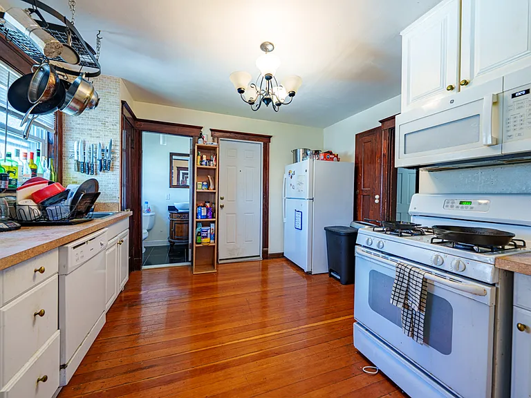 8 Niles St #2D — Photo 4