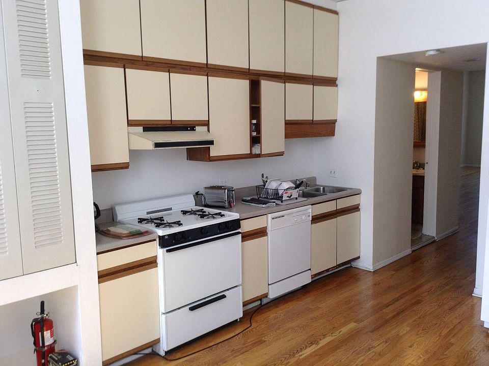 2nd image of 1511 W Fullerton Ave APT 3