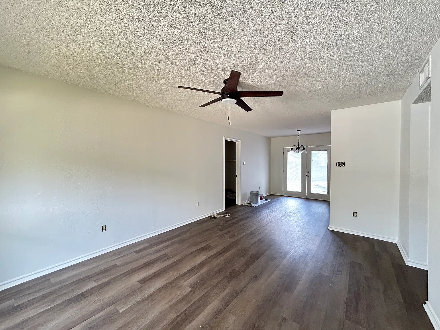 3 bed, 1056 sqft, $1,500 — Photo 4