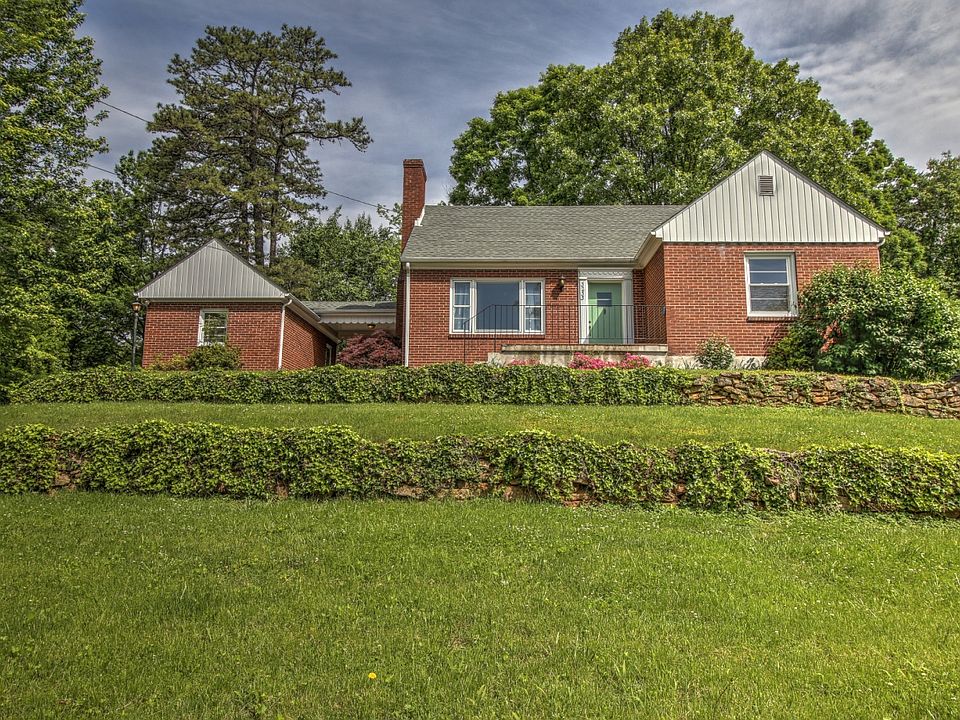 For Sale: 3233 Woodland Drive, Roanoke, Virginia 24015