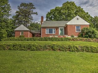 3233 Woodland Dr, Roanoke, VA 24015