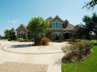 17 Steven Luke Ln, Friendswood, TX 77546