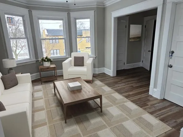 3266 North 17th STREET, Milwaukee, WI 53206